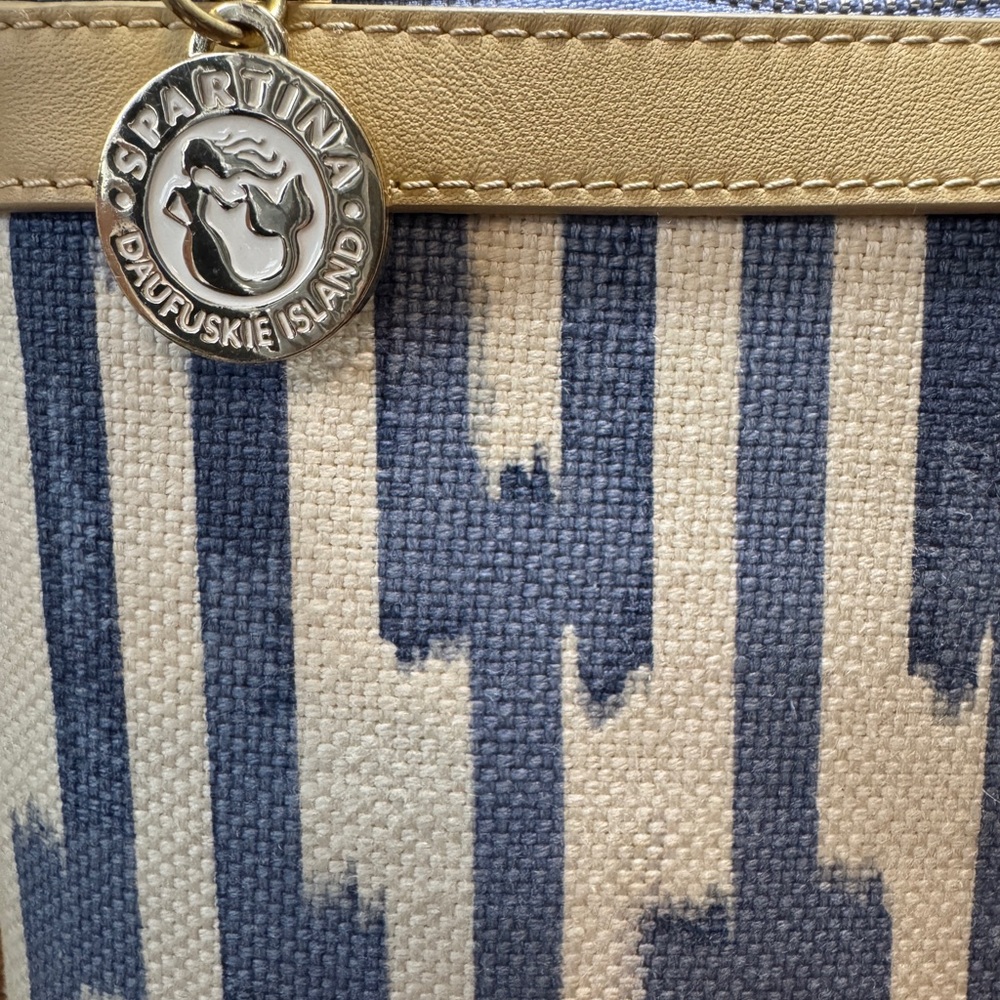 Spartina 449 Tan and Blue Patterned Crossbody Bag Purse NEW - Picture 4 of 14